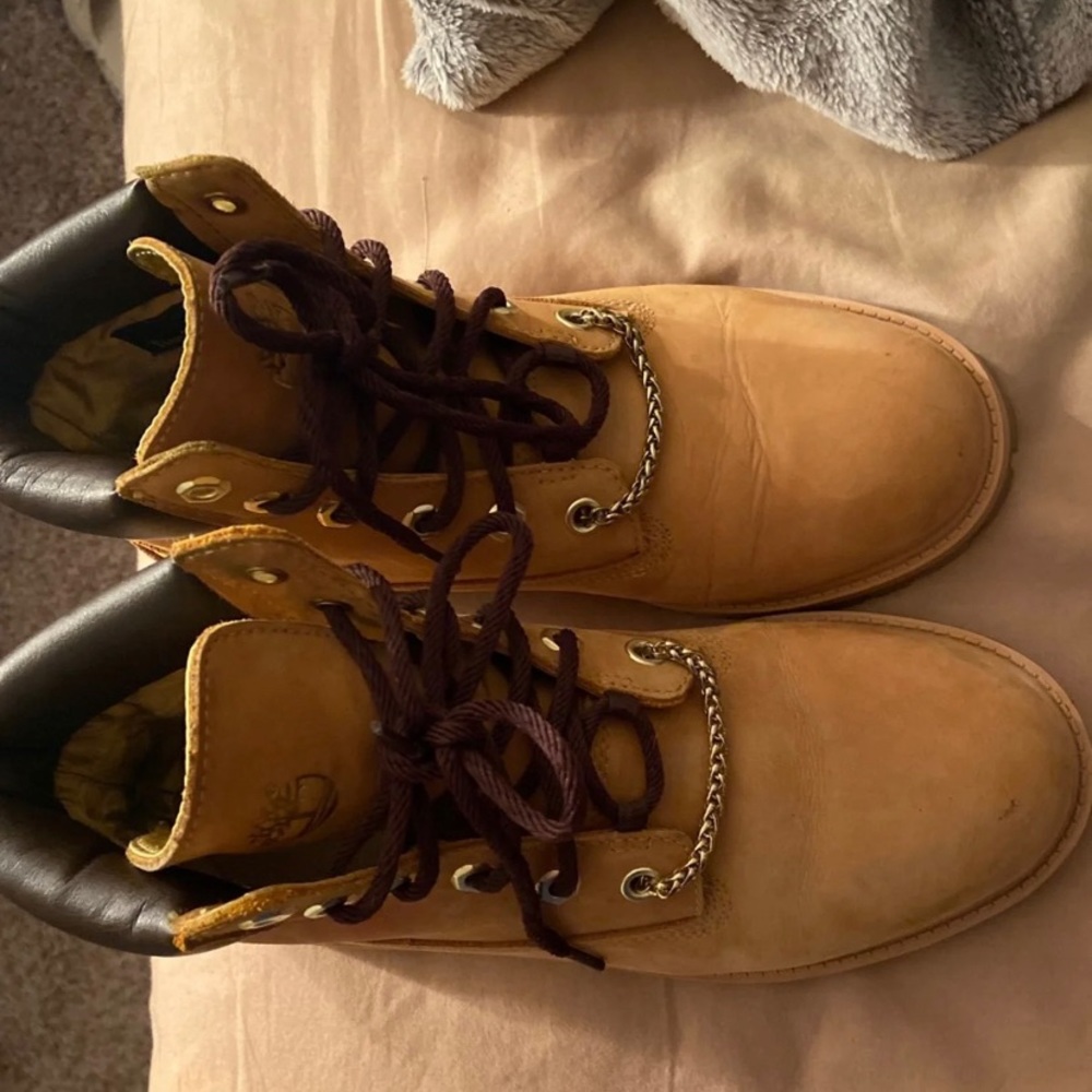 Timberlands - Picture 5 of 5